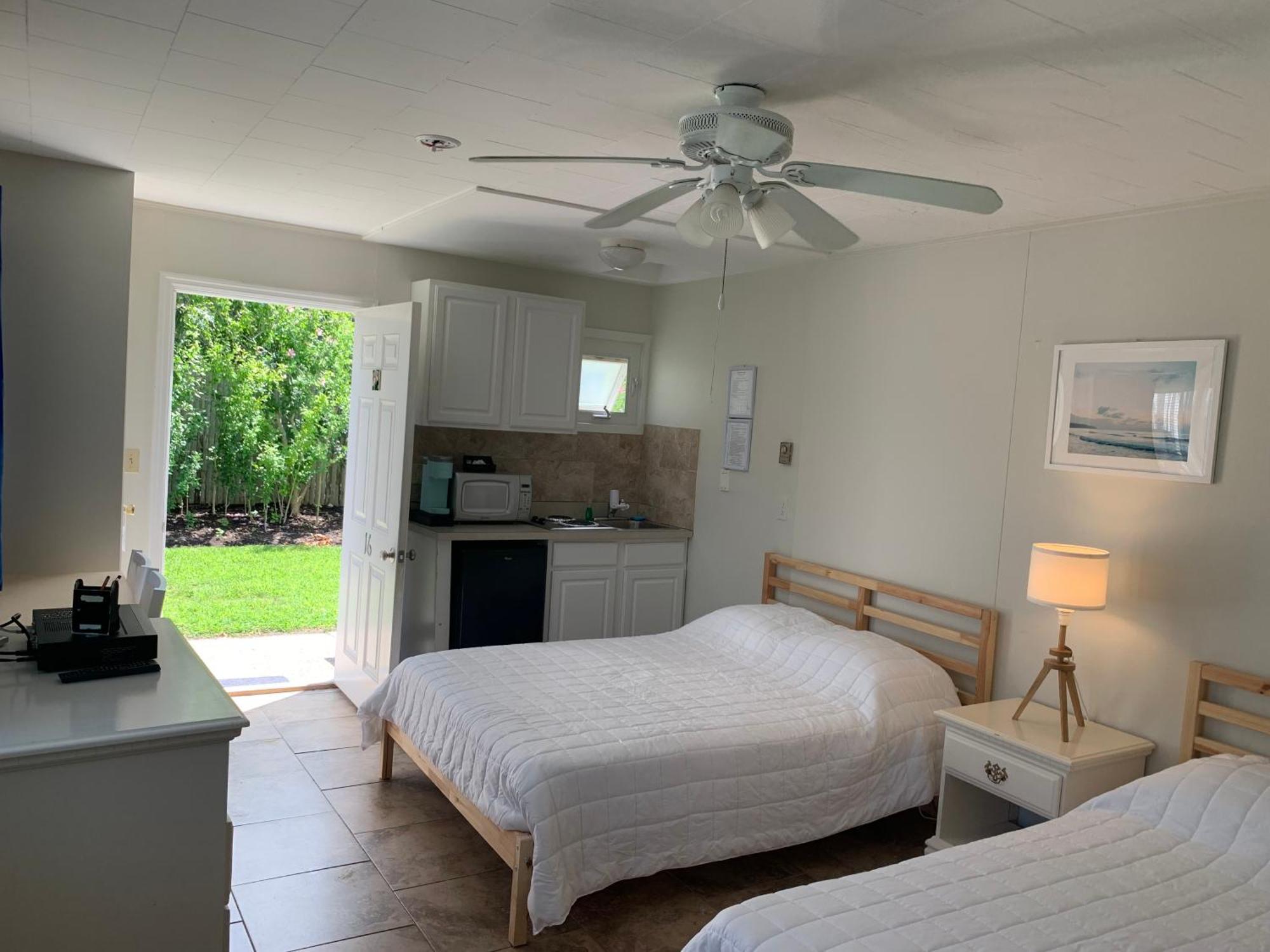 Southold Beach Motel Экстерьер фото